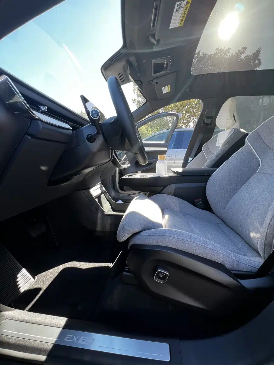 2025 volvo ex90 1