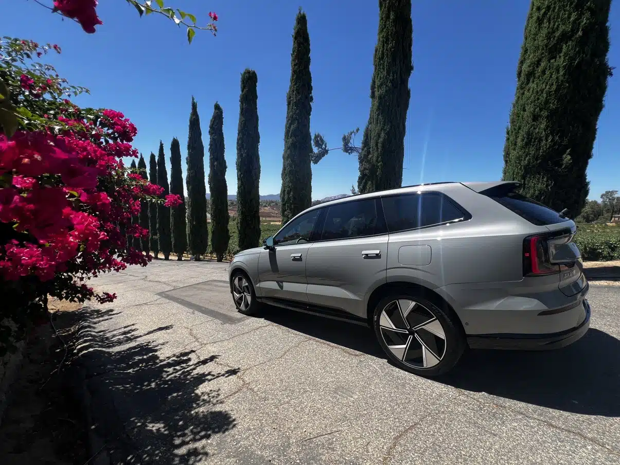 2025 volvo ex90 11