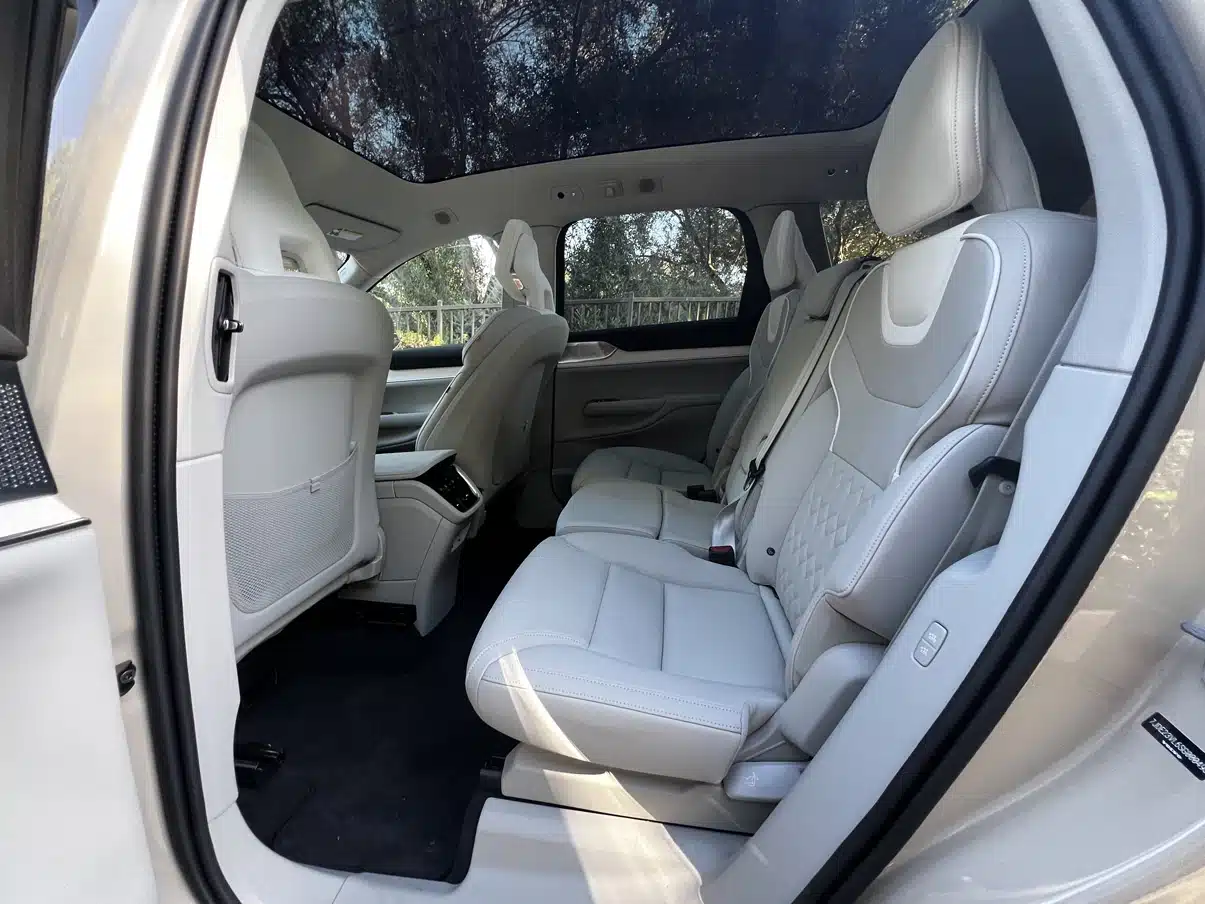 2025 volvo ex90 27