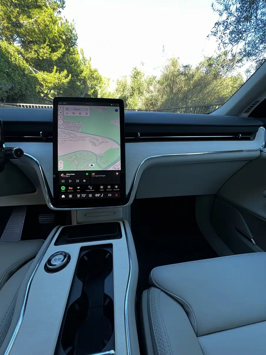 2025 volvo ex90 31