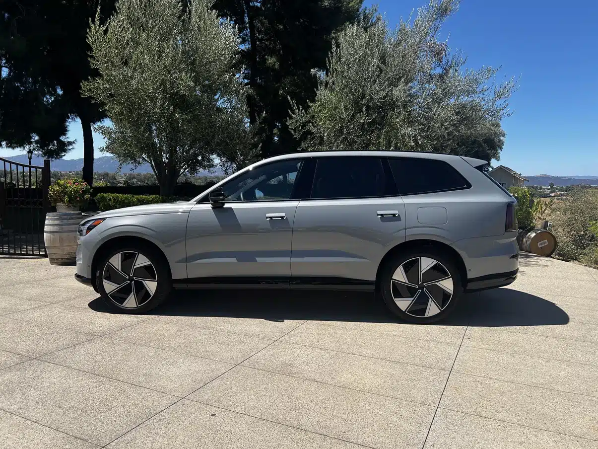 2025 volvo ex90 5