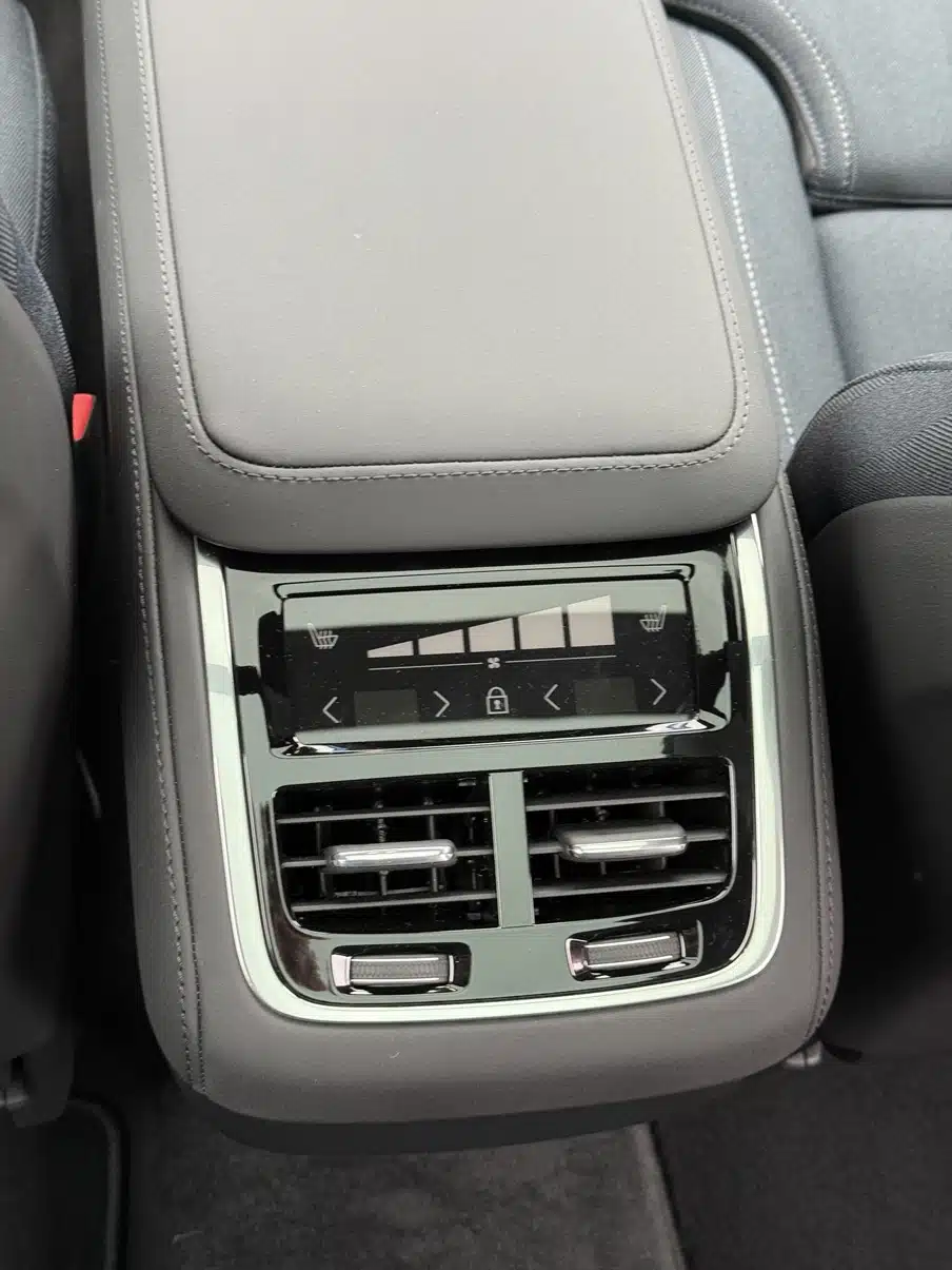 2025.5 volvo xc90 11