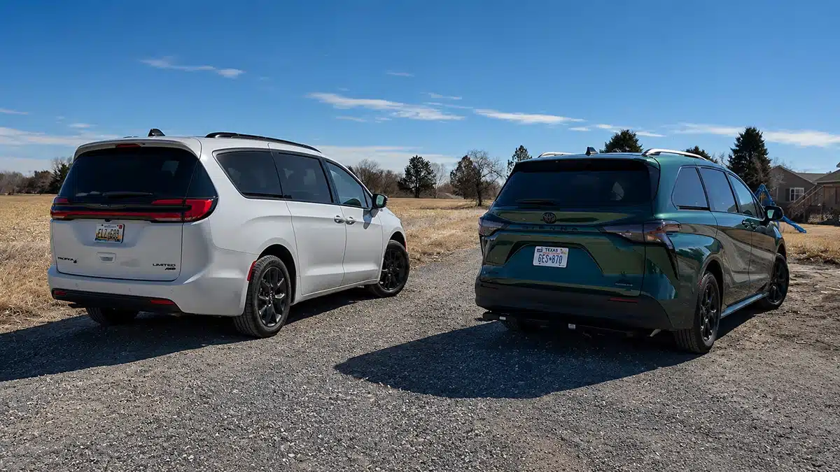Toyota Sienna vs Chrysler Pacifica 10