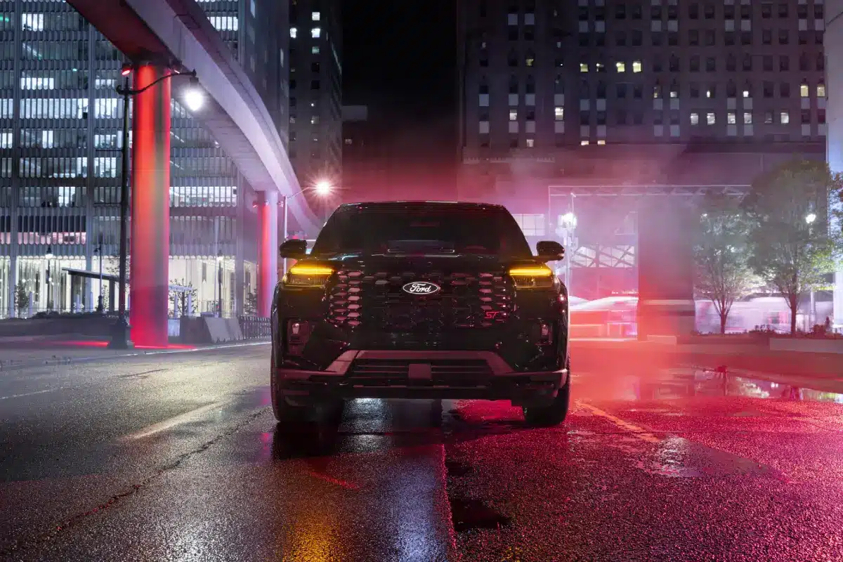 2027 ford explorer st sinister package 02