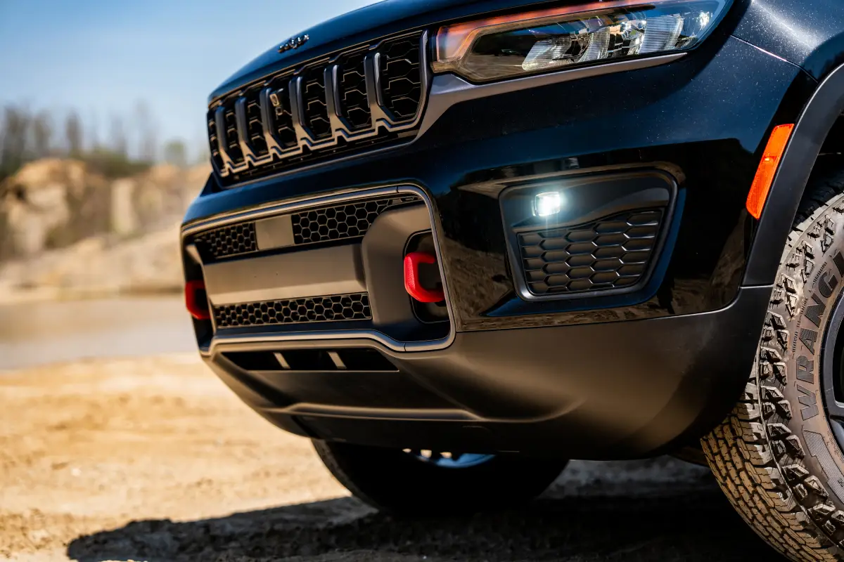 2027 jeep grand cherokee trailhawk approach angle