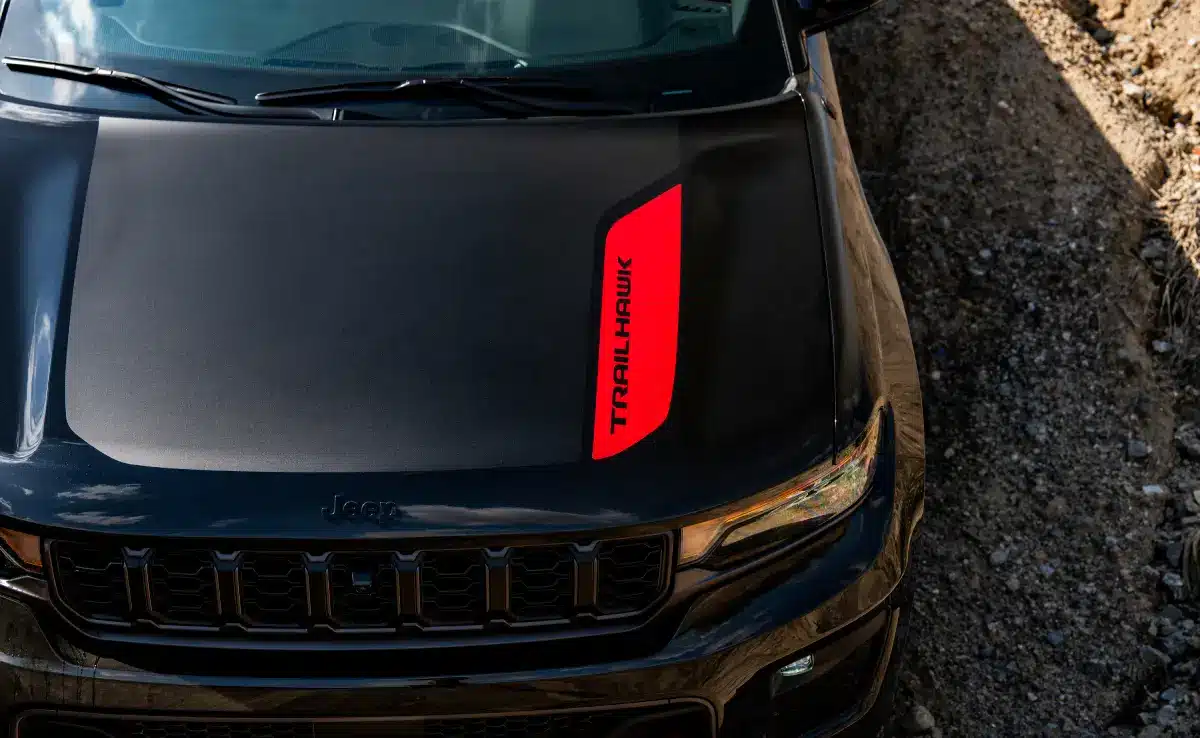 2027 jeep grand cherokee trailhawk hood decal