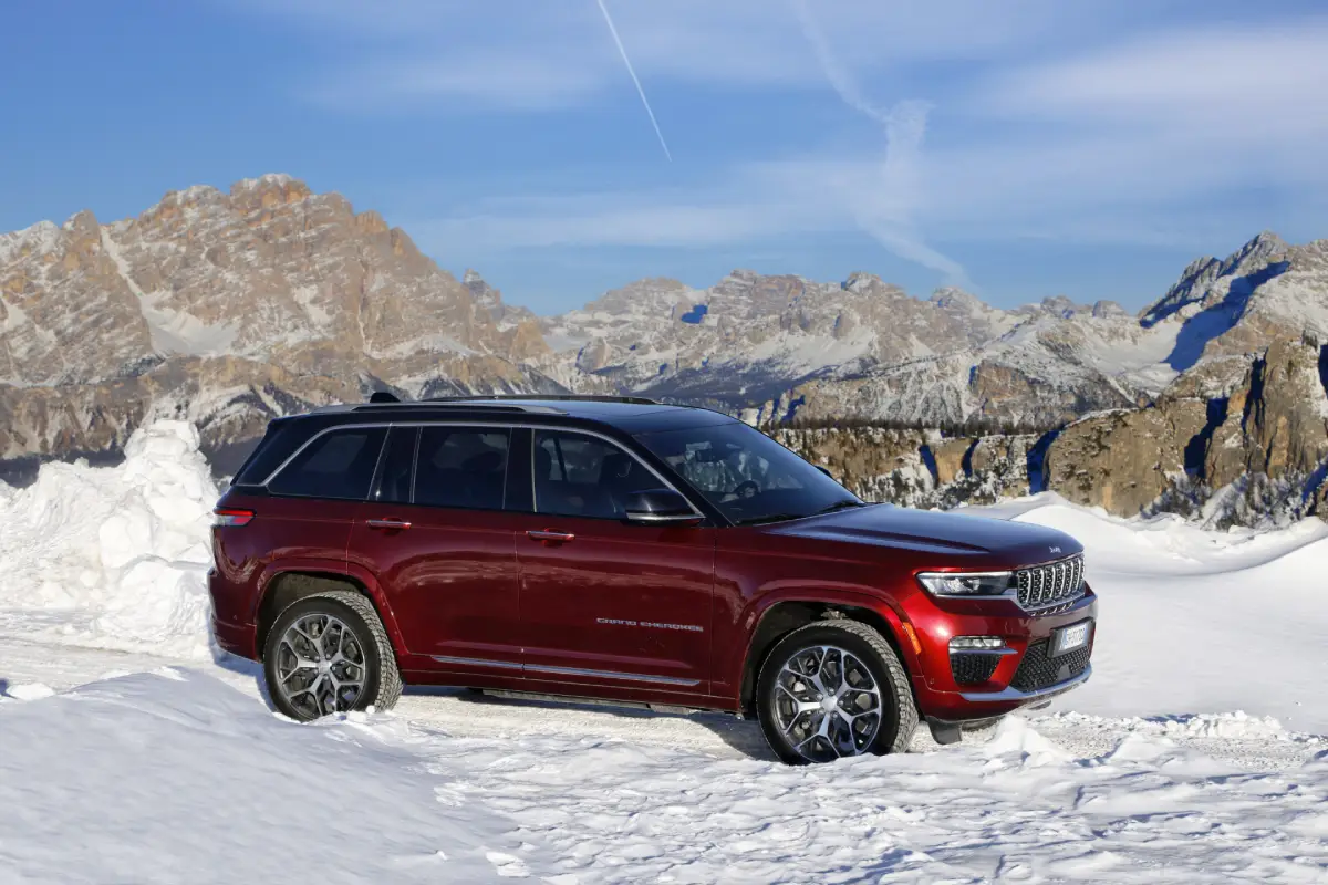 Jeep Grand Cherokee in the snow. Photo courtesy of Jeep.