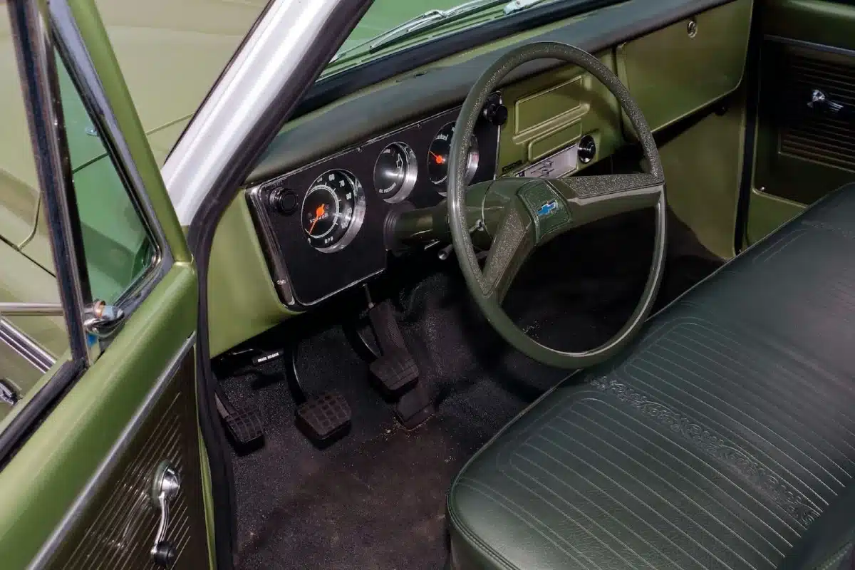 classic ck interior image 5