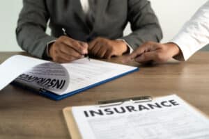 Why Insurance Companies Offer Low Settlements After Lake City Car Accidents
