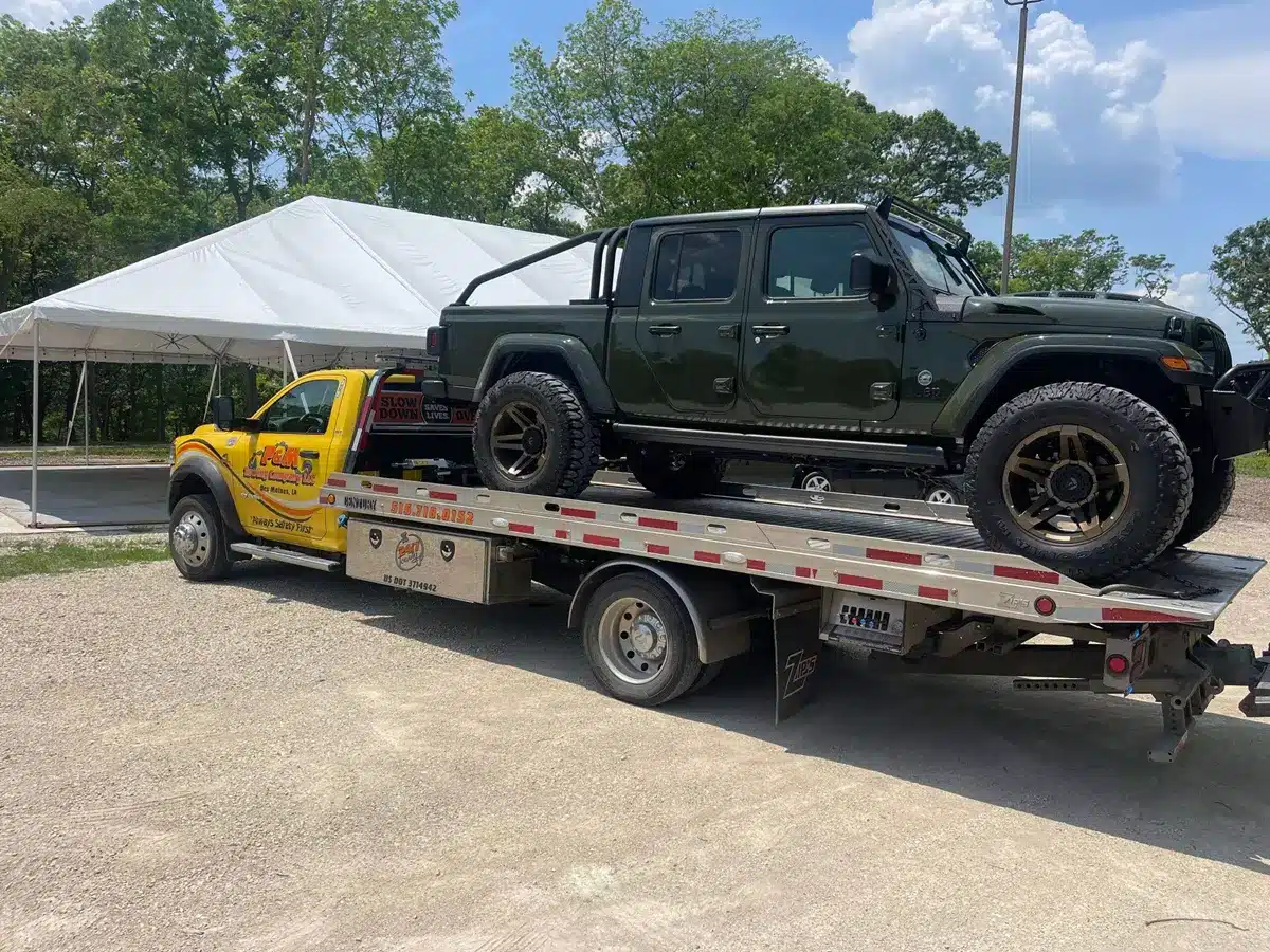 jeep gladiator being towed jeep gladiator being towed image 1