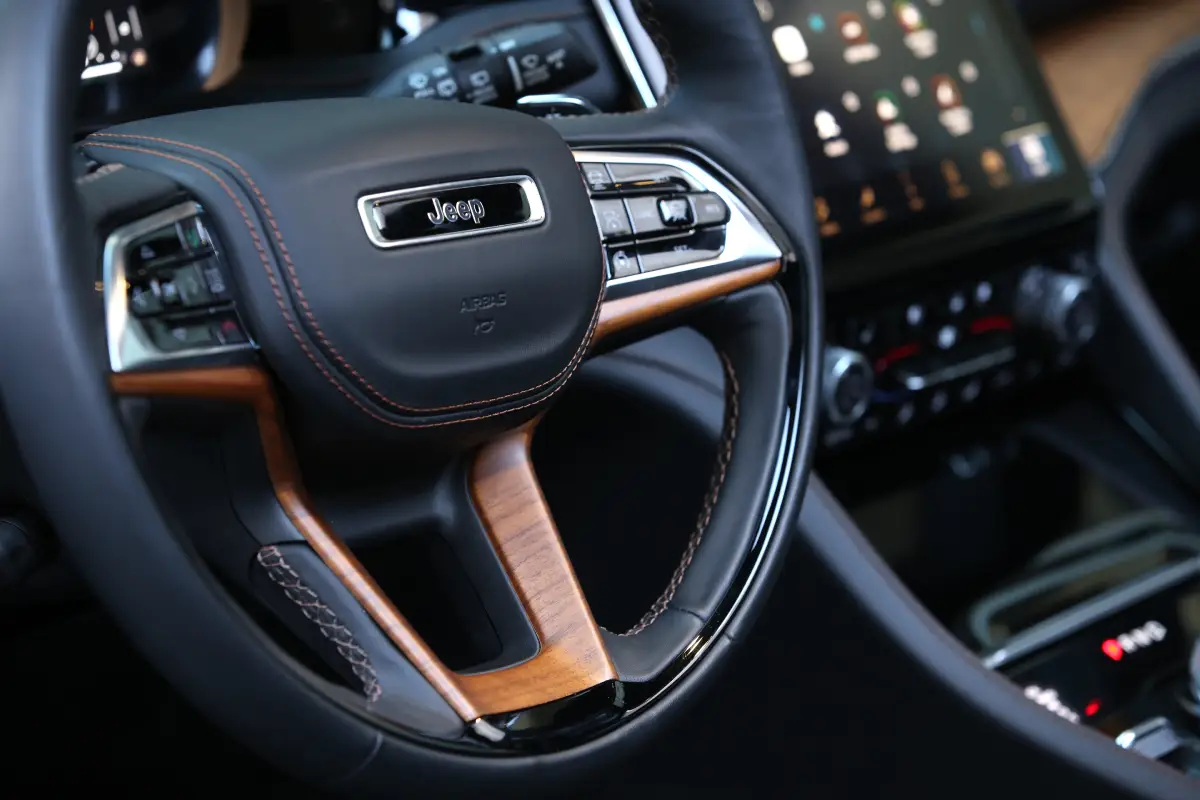 Jeep Grand Cherokee steering wheel. Photo courtesy of Jeep.