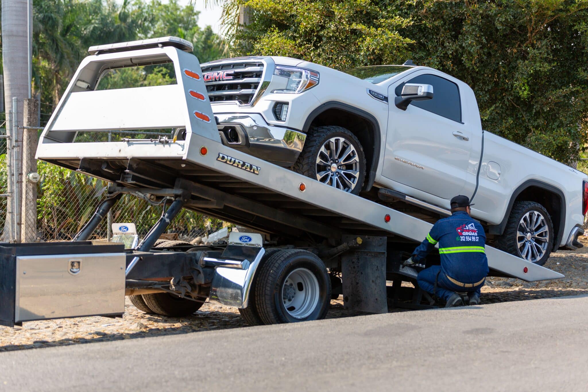 rr pickup on trailer jonathan reynaga