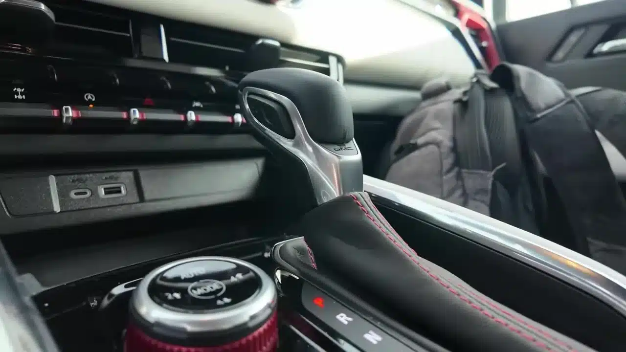 Canyon center console and drive mode controls