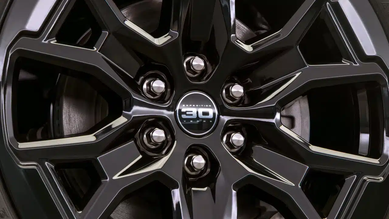 2027 Ford Expedition anniversary wheel with 30th anniversary center cap