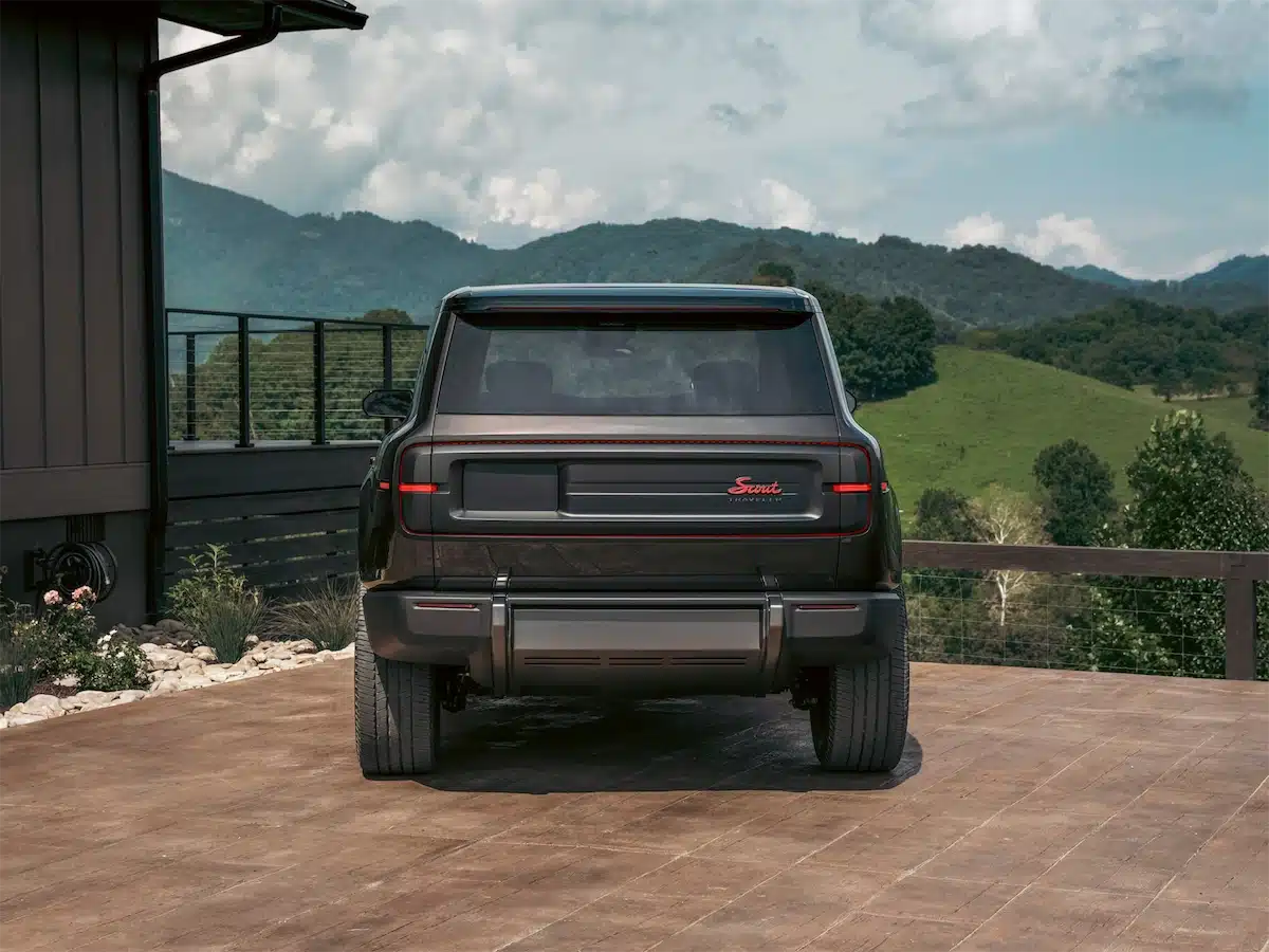 Scout Traveler Mountainside luxury concept with the roof rack and rear spare removed for a cleaner look