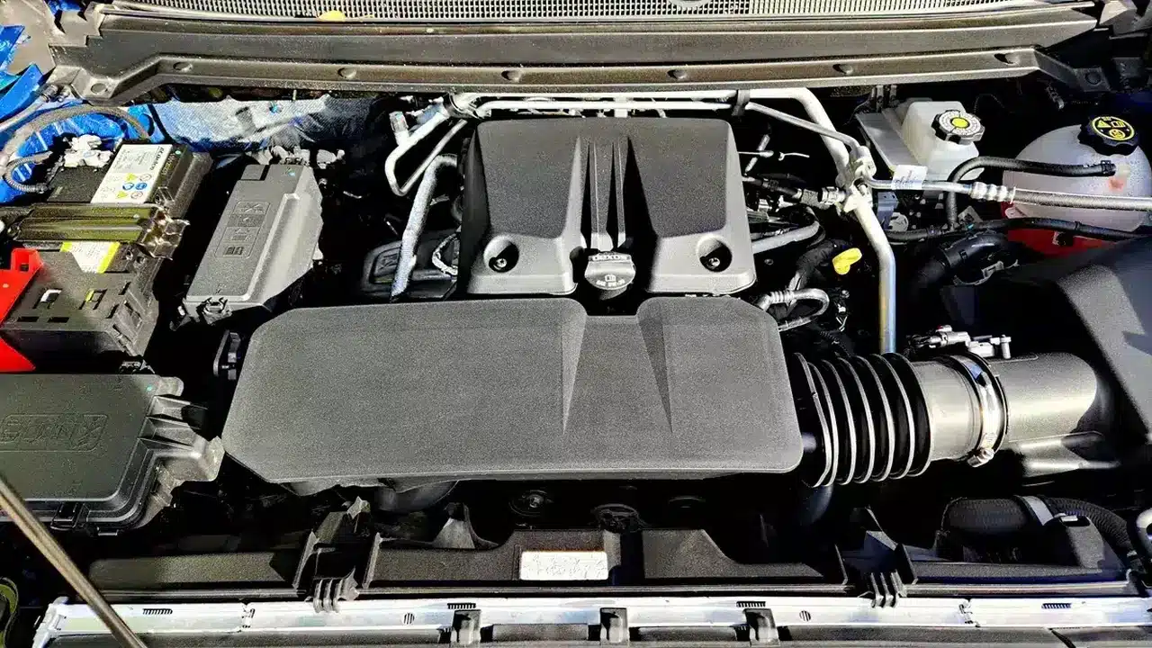 Previous-generation Chevrolet Colorado 2.7-liter turbo engine bay