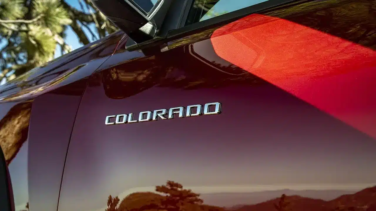 Chevrolet Colorado badge on red bodywork