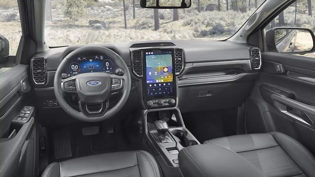 Ford Ranger Lariat dashboard and front cabin