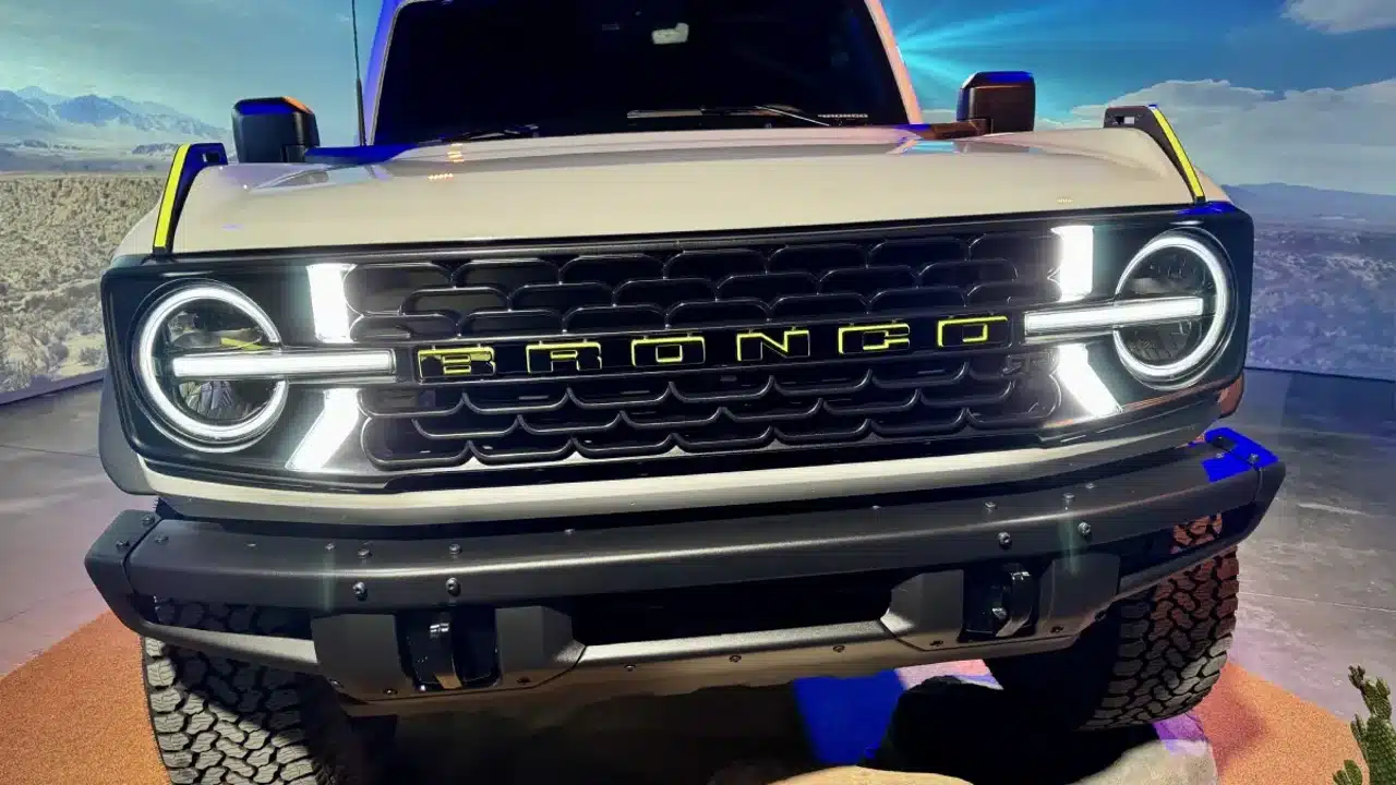 2027 Ford Bronco RTR grille and signature LED lighting