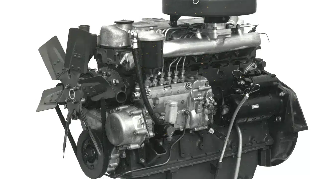 Detail of the Mitsubishi 6DR5 diesel engine