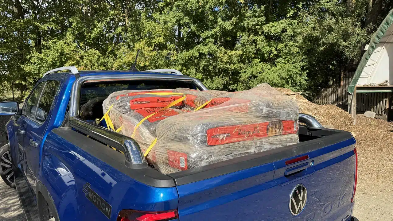 The Amarok carried a load of bagged mulch during my drive in Germany. Load weight was reported, not independently weighed.