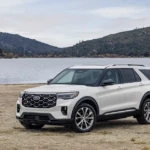 2025 ford explorer platinum 01